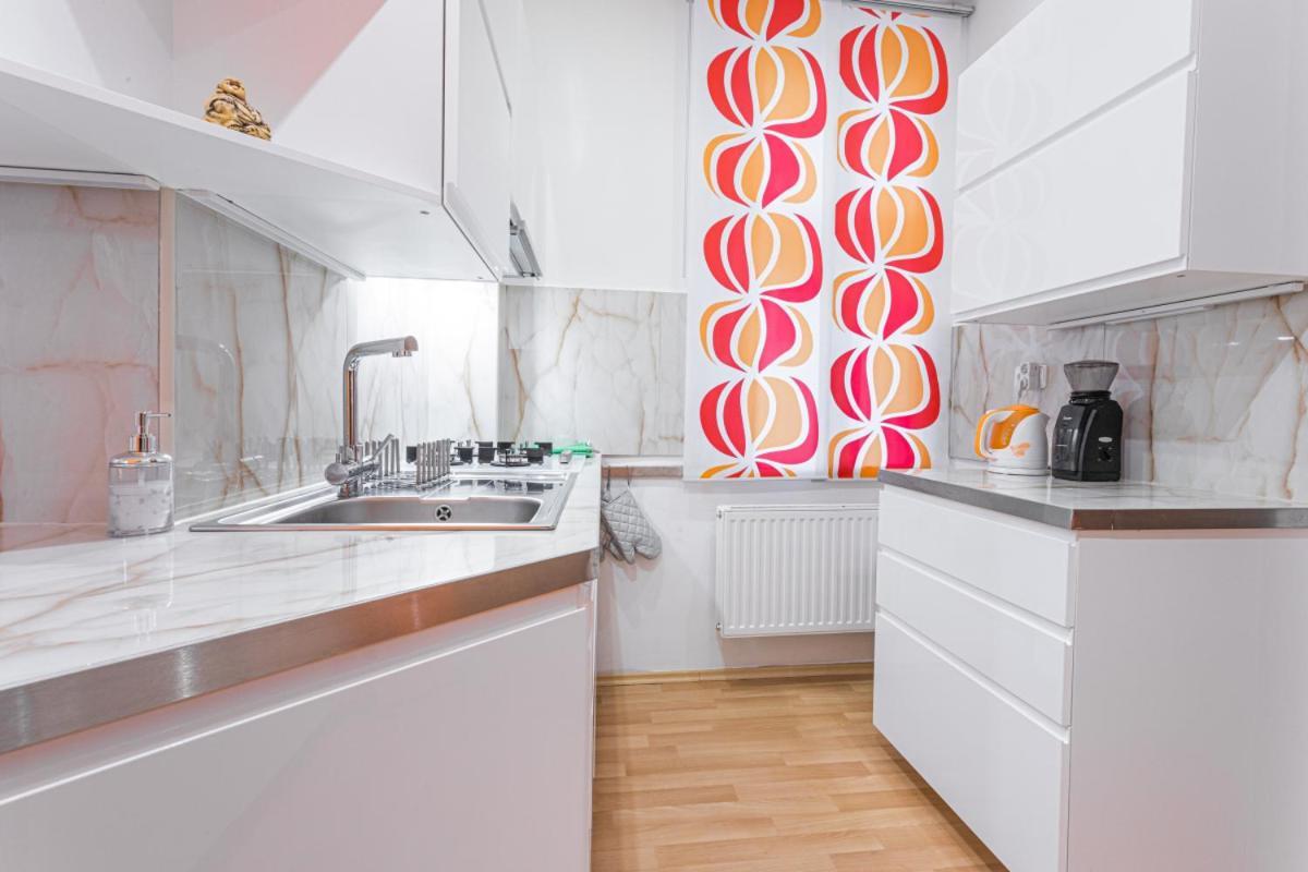 Apartment Hottub - Washer&dryer - 12min Center - 160mbs Wifi *